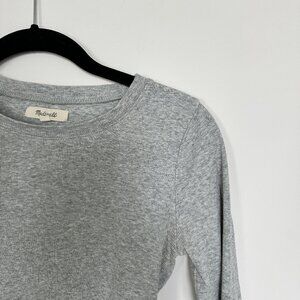 madewell grey shirt 🩶